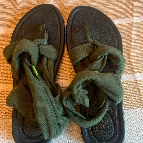Sanuk Green Yoga Sling sandals. Size 7 - Picture 4 of 5